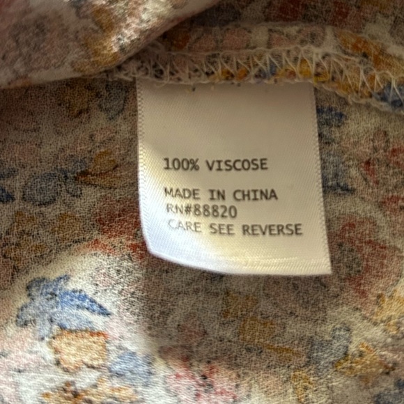 Rachel Zoe Size Medium V Neck 3/4 Flare Sleeve Babydoll Top Floral Print Hi Low - Picture 6 of 6